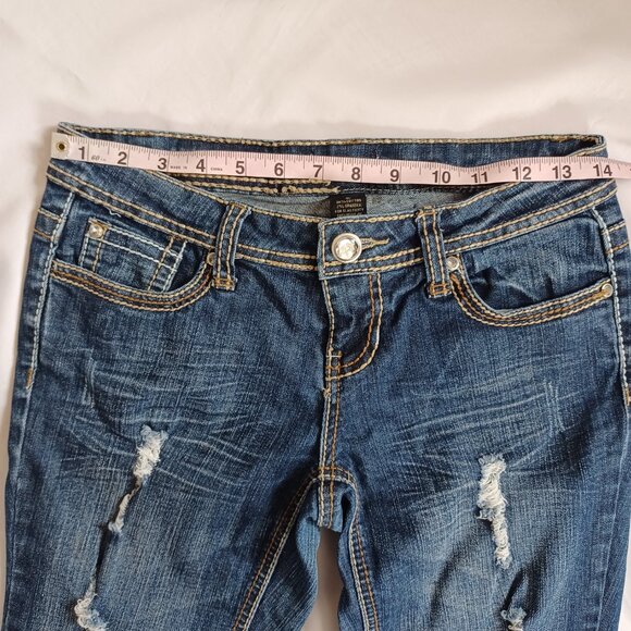 Soundgirl Jeans Bootcut Crop Raw Hem Low Rise Distressed Embellished Size 5 - Picture 10 of 12